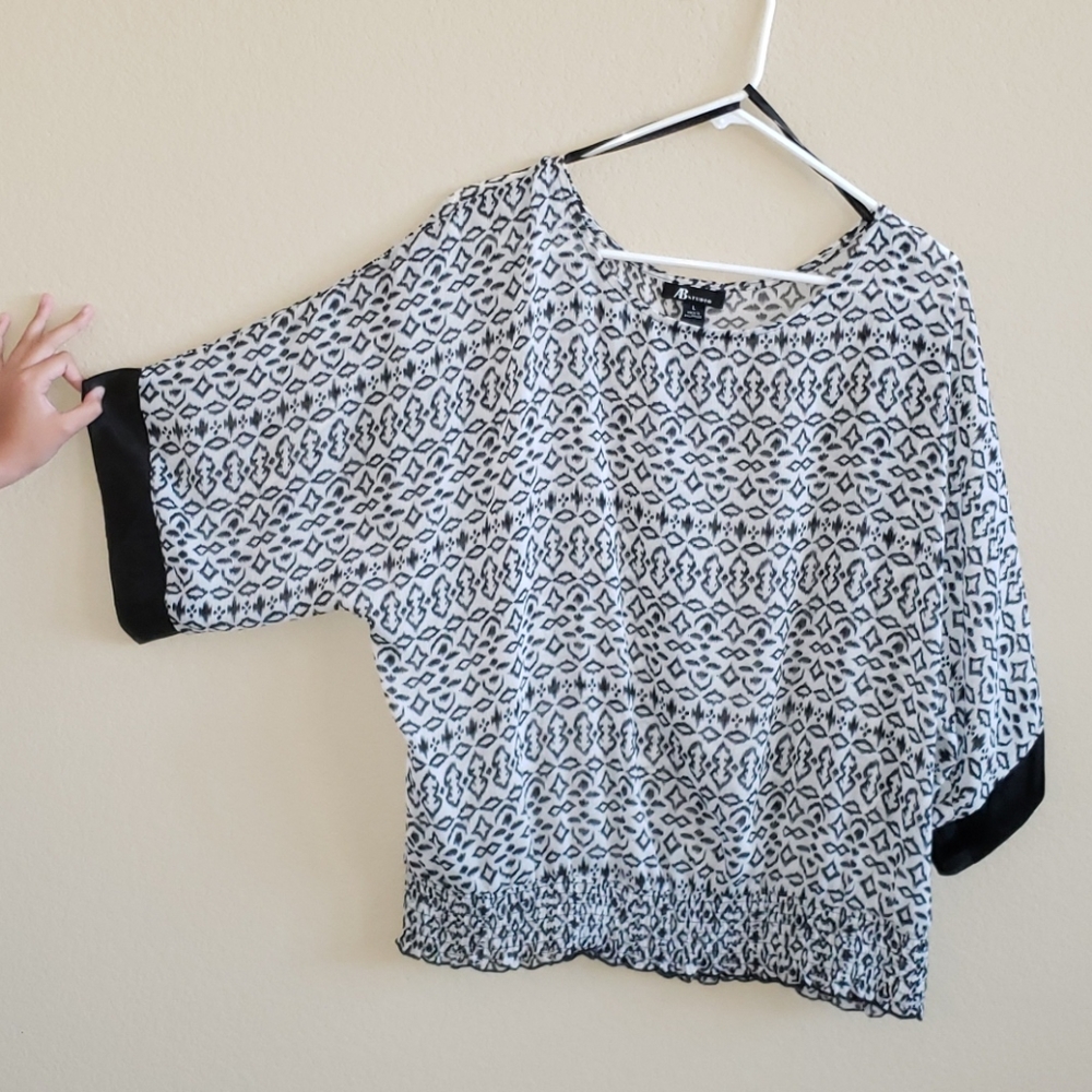 Top - Picture 2 of 6